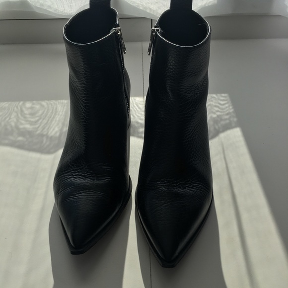 Everlane Shoes - Everlane The Boss Boot